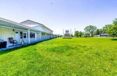 Sturgis Hotel | Country Hearth Inn & Suites By OYO Sturgis