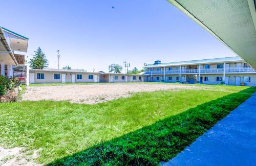 Sturgis Hotel | Country Hearth Inn & Suites By OYO Sturgis