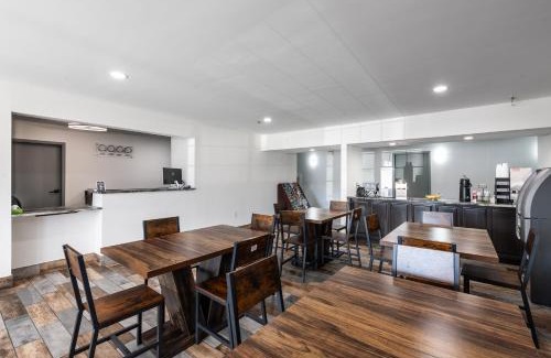 Toccoa Hotel | Country Hearth Inn-Toccoa