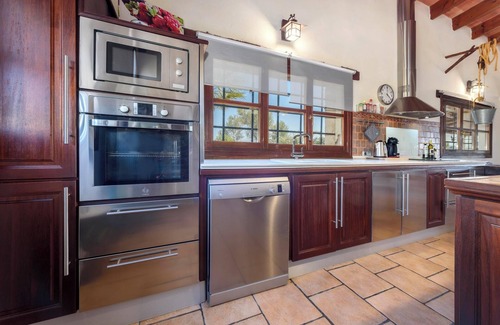 Sant Llorenc des Cardassar Villa | Country Home Can Parpal with Mountain View, Pool, Wi-Fi, A/C & Garden