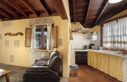 Guia de Isora Villa | Country House "Biofinca Las Dulces Casa Medianeros" with Sea View, Shared Heated Pool & Wi-Fi