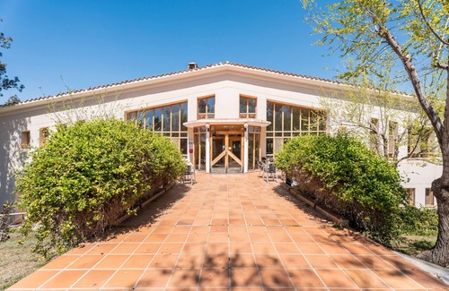 Sinarcas Cabin | Country House 'Cabañas Rusticas 5' with Mountain View, Shared Pool and Wi-Fi
