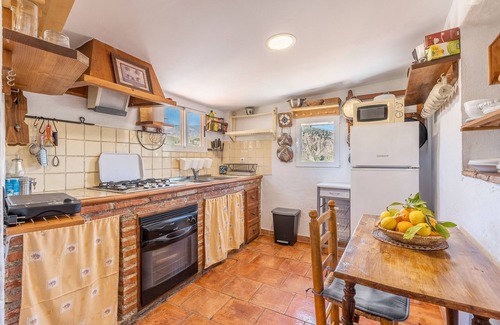 Villamena House | Country House 'Casa El Concejo' with Mountain View, Wi-Fi and Air Conditioning