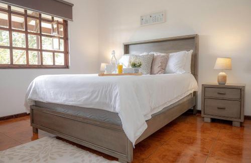 Cartago House | Country house, Cozy Fireplace and an amazing view