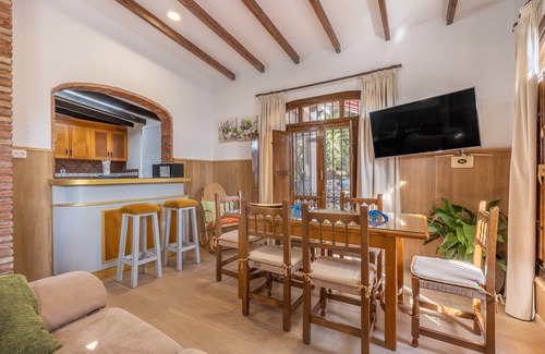 Motril House | Country House 'El Amanecer' with Mountain View, Wi-Fi and Air Conditioning