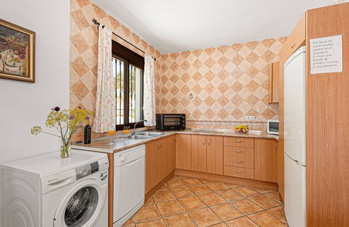 Comares House | Country House 'La Casita Del Garrobo' with Mountain View, Wi-Fi and Air Conditioning