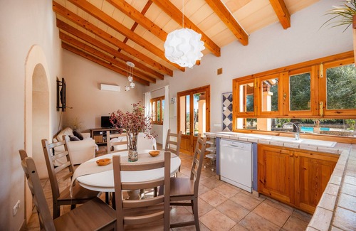 Campos Villa | Country House 'Linda' with Private Pool, Wi-Fi and Air Conditioning