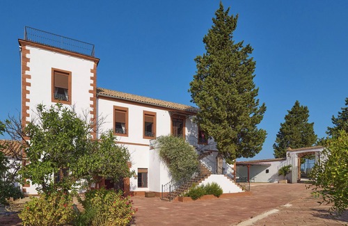 Montoro House | Country House 'Molino De Aceite 1911' with Mountain View, Wi-Fi and Air Conditioning
