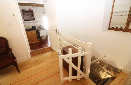 Covide Cottage | Country house with fireplace