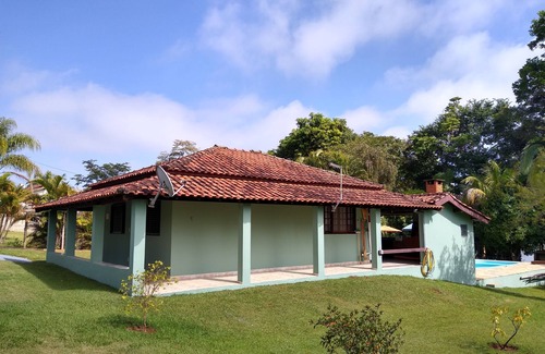 Ipeuna House | Country house with swimming pool in gated community. Access to lake with fishing