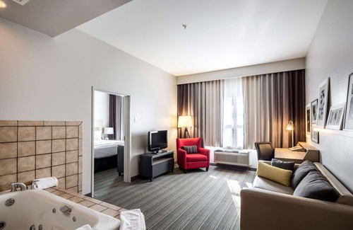 Fond du Lac Hotel | Country Inn & Suites by Radisson, Fond du Lac, WI