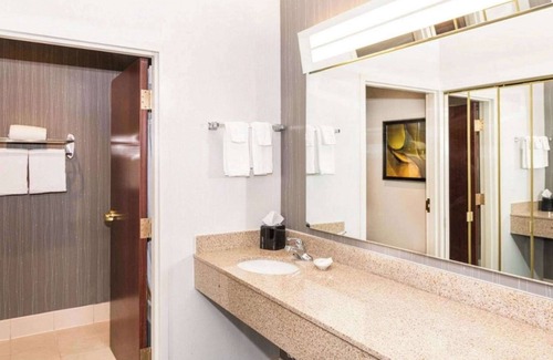Columbus Hotel | Country Inn & Suites by Radisson, Columbus-Edinburgh