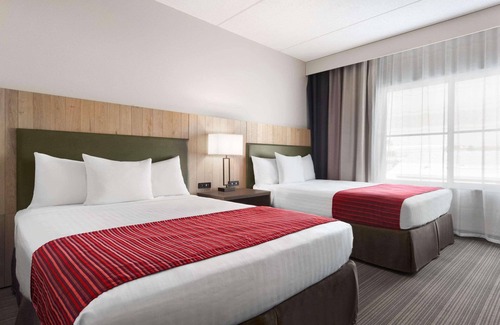 Hermantown Hotel | Country Inn & Suites by Radisson, Duluth North, MN