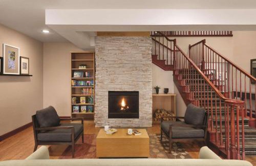 Willmar Hotel | Country Inn & Suites by Radisson, Willmar, MN