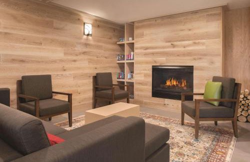 Pella Hotel | Country Inn & Suites by Radisson, Pella, IA
