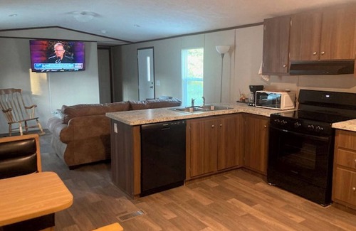 Parks House | Country living in 2 bedroom mobile home surrounded by ponds, woods, wildlife