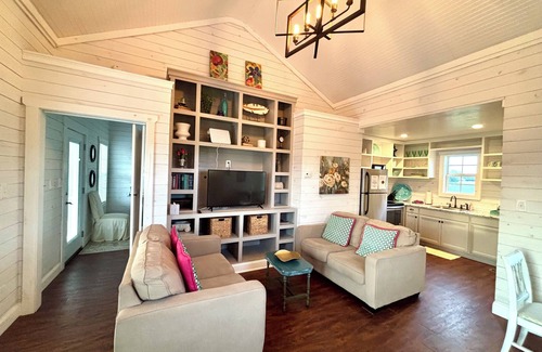 Hartsfield Cottage | Countryside Cottage in Moultrie!