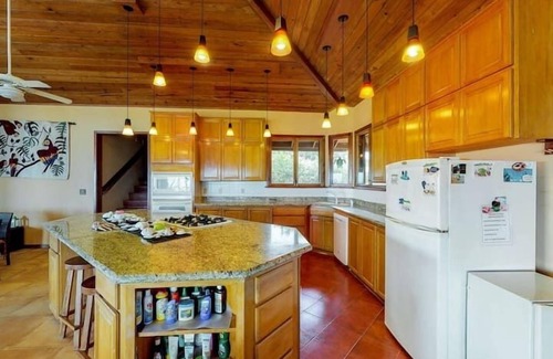 First Bight Villa | Couple Suite Far Tortuga @ First Bight, Roatan