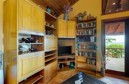 First Bight Villa | Couple Suite Far Tortuga @ First Bight, Roatan