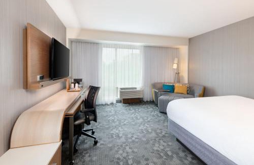 Alpharetta Hotel | Courtyard by Marriott Atlanta Alpharetta/Avalon Area