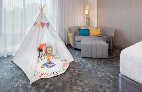 Alpharetta Hotel | Courtyard by Marriott Atlanta Alpharetta/Avalon Area