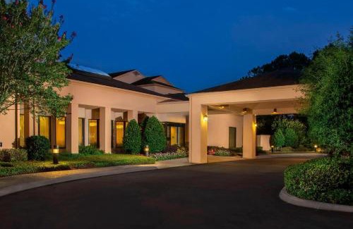 Highlands - Perkins Hotel | Courtyard by Marriott Baton Rouge Acadian Centre/LSU Area