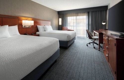 Bakersfield Hotel | Courtyard by Marriott Bakersfield