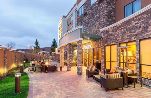 Bismarck Hotel | Courtyard by Marriott Bismarck North