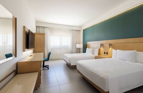 Alfredo V. Bonfil Hotel | Courtyard By Marriott Cancun Airport