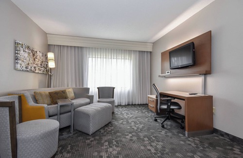 Matthews Hotel | Courtyard by Marriott Charlotte/Matthews