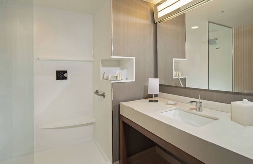 Concord Hotel | Courtyard by Marriott Concord