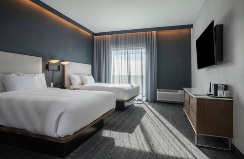 Fishers Hotel | Courtyard by Marriott Indianapolis Fishers