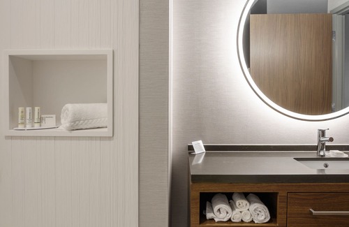 Fishers Hotel | Courtyard by Marriott Indianapolis Fishers