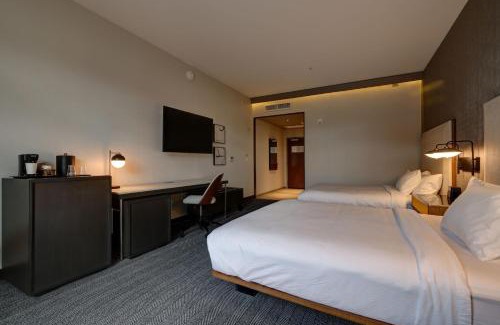 University Heights Hotel | Courtyard by Marriott Iowa City University Heights