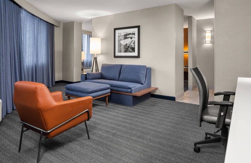 Downtown Minneapolis Hotel | Courtyard by Marriott Minneapolis Downtown