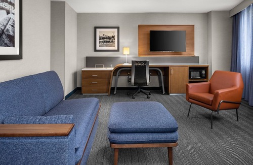 Downtown Minneapolis Hotel | Courtyard by Marriott Minneapolis Downtown