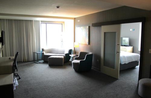 Muncie Hotel | Courtyard by Marriott Muncie at Horizon Convention Center