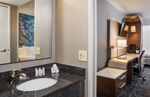 Riverside Hotel | Courtyard by Marriott Riverside UCR/Moreno Valley Area