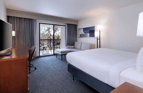 Bearss Plaza Hotel | Courtyard by Marriott Tampa North/I-75 Fletcher