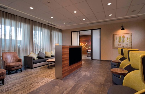 Alpharetta Hotel | Courtyard by Marriott Atlanta Alpharetta/Avalon Area