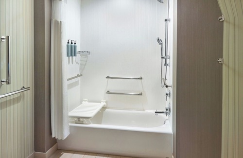 Alpharetta Hotel | Courtyard by Marriott Atlanta Alpharetta/Avalon Area