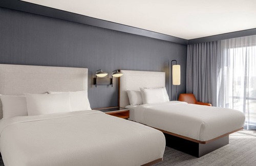 Brookfield Hotel | Courtyard by Marriott Milwaukee Brookfield at Poplar Creek