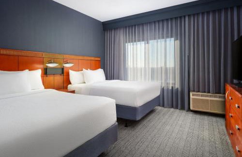 Crosswoods Hotel | Courtyard Columbus Worthington