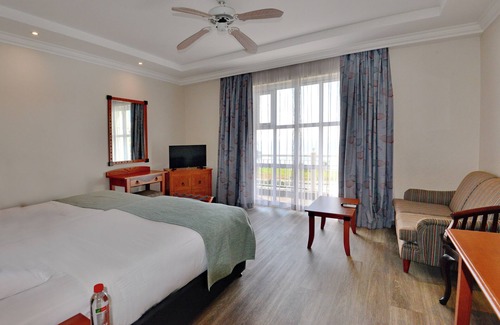 Summerstrand Hotel | Courtyard Hotel Gqeberha