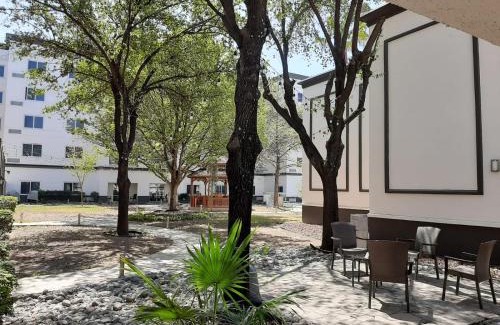 Apodaca Hotel | Courtyard Monterrey Airport
