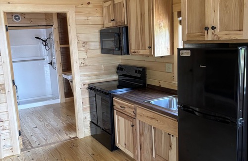 Centre Hotel | Cowan Creek Lodges