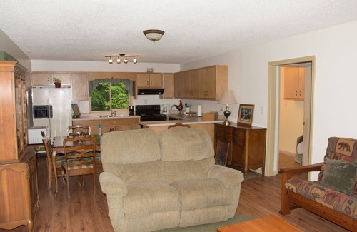 Clayton Cottage | Cox Lake Cottage In Mountain City Georgia