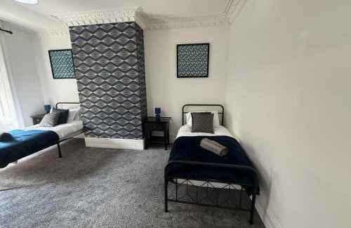 Gateshead Apartment | Coxon - 5 Bdrm 6 beds Perfect 4 contractor