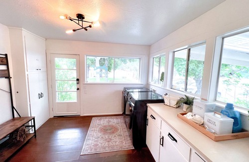 Douglas Flat Other | Coyote Creek Ranch + Pool House near Murphy’s