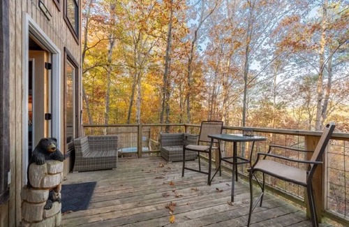 Albertville Cabin | Coyote's Treehouse With Hot Tub